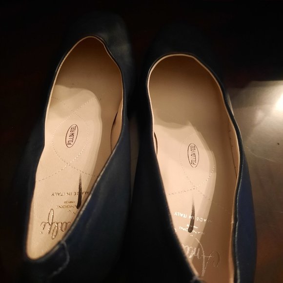 Amalfi by Rangoni Sven Pumps, Leather - Size 12 and 12.5 - Picture 3 of 7